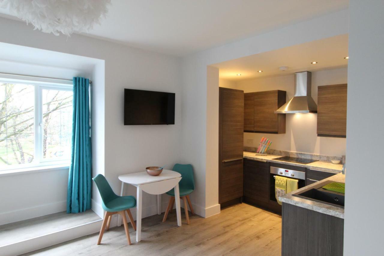 2 Serviced Apartments In Childwall-South Liverpool - Each Apartment Sleeps 6 Eksteriør bilde