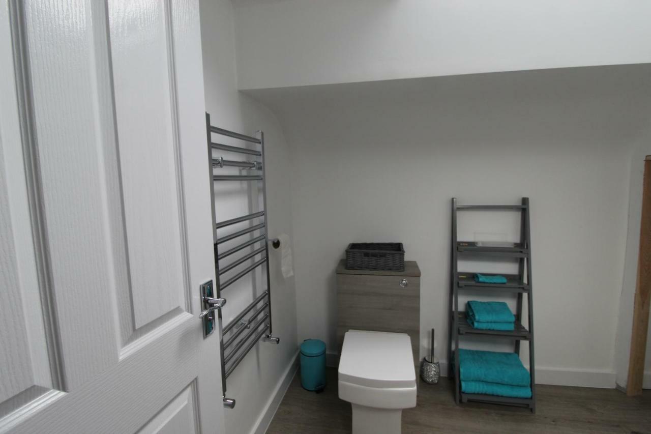 2 Serviced Apartments In Childwall-South Liverpool - Each Apartment Sleeps 6 Eksteriør bilde