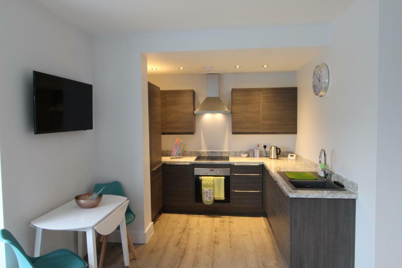 2 Serviced Apartments In Childwall-South Liverpool - Each Apartment Sleeps 6 Eksteriør bilde