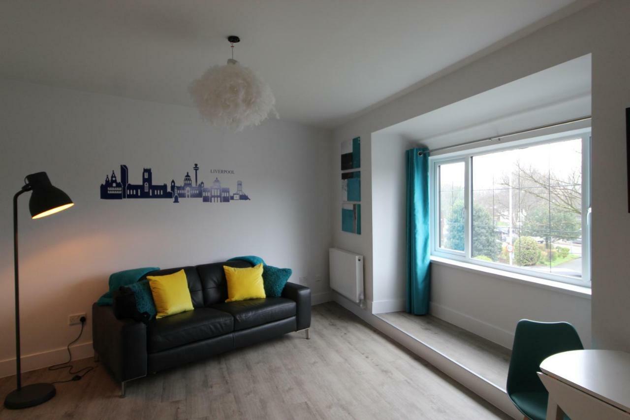 2 Serviced Apartments In Childwall-South Liverpool - Each Apartment Sleeps 6 Eksteriør bilde