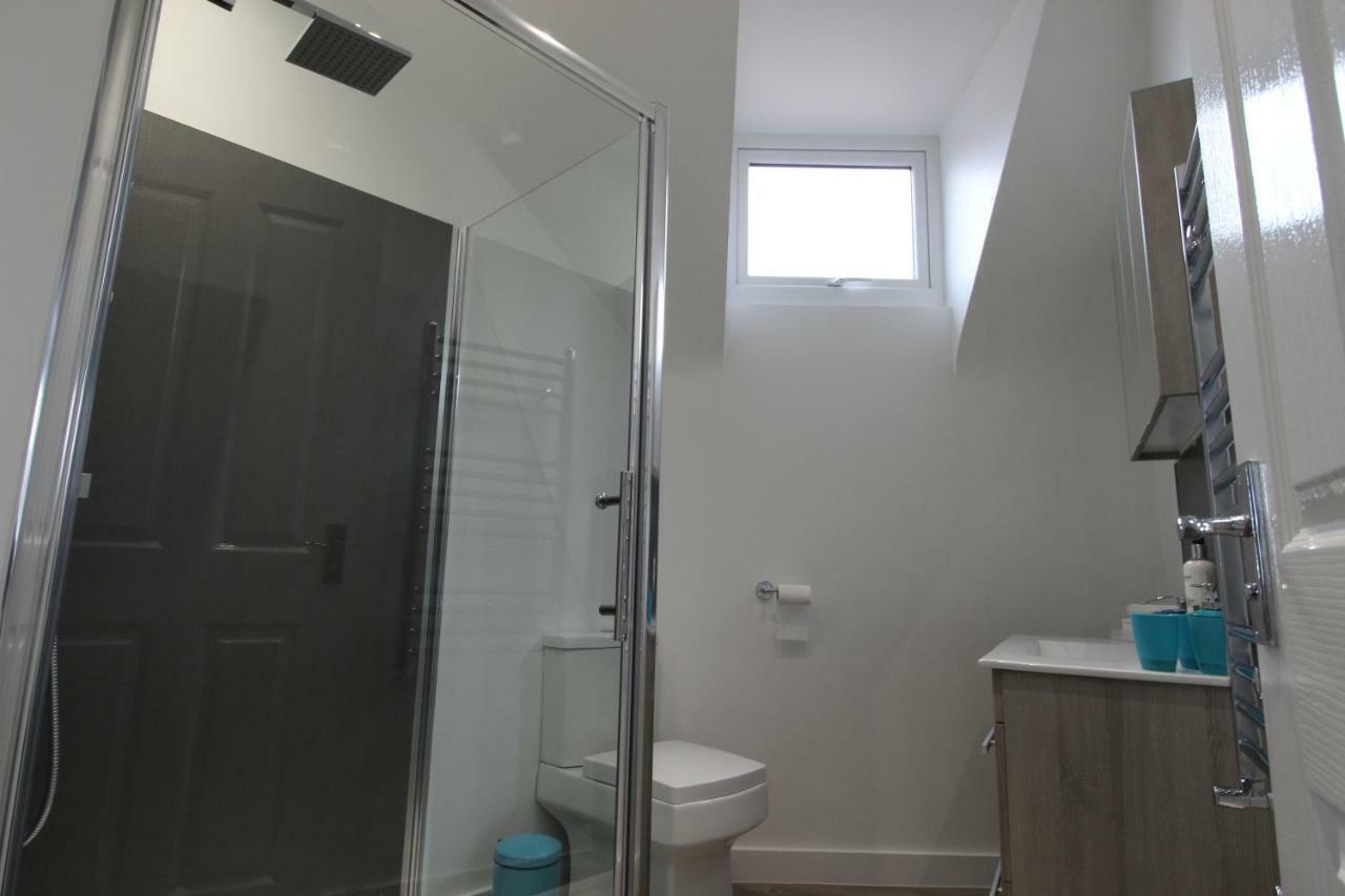 2 Serviced Apartments In Childwall-South Liverpool - Each Apartment Sleeps 6 Eksteriør bilde