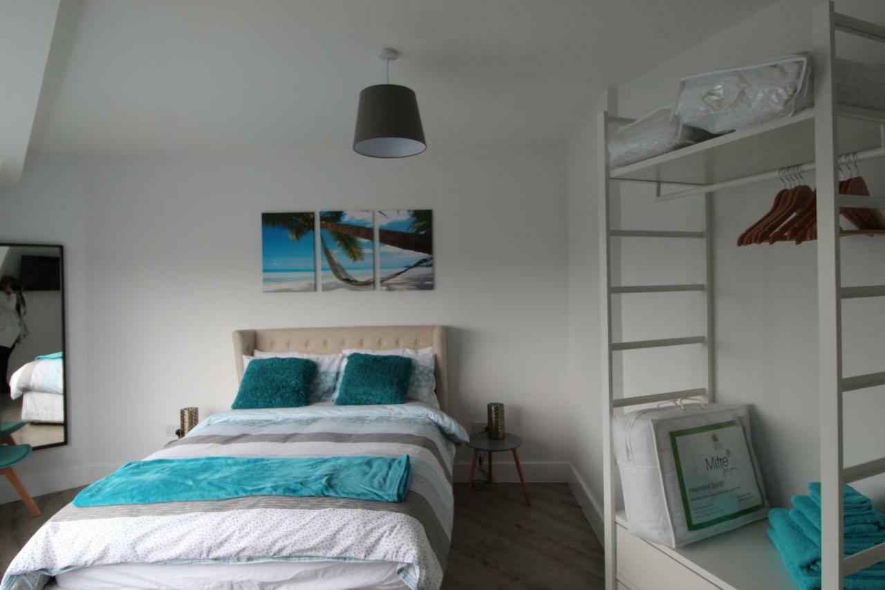 2 Serviced Apartments In Childwall-South Liverpool - Each Apartment Sleeps 6 Eksteriør bilde