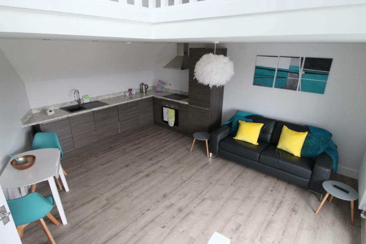 2 Serviced Apartments In Childwall-South Liverpool - Each Apartment Sleeps 6 Eksteriør bilde