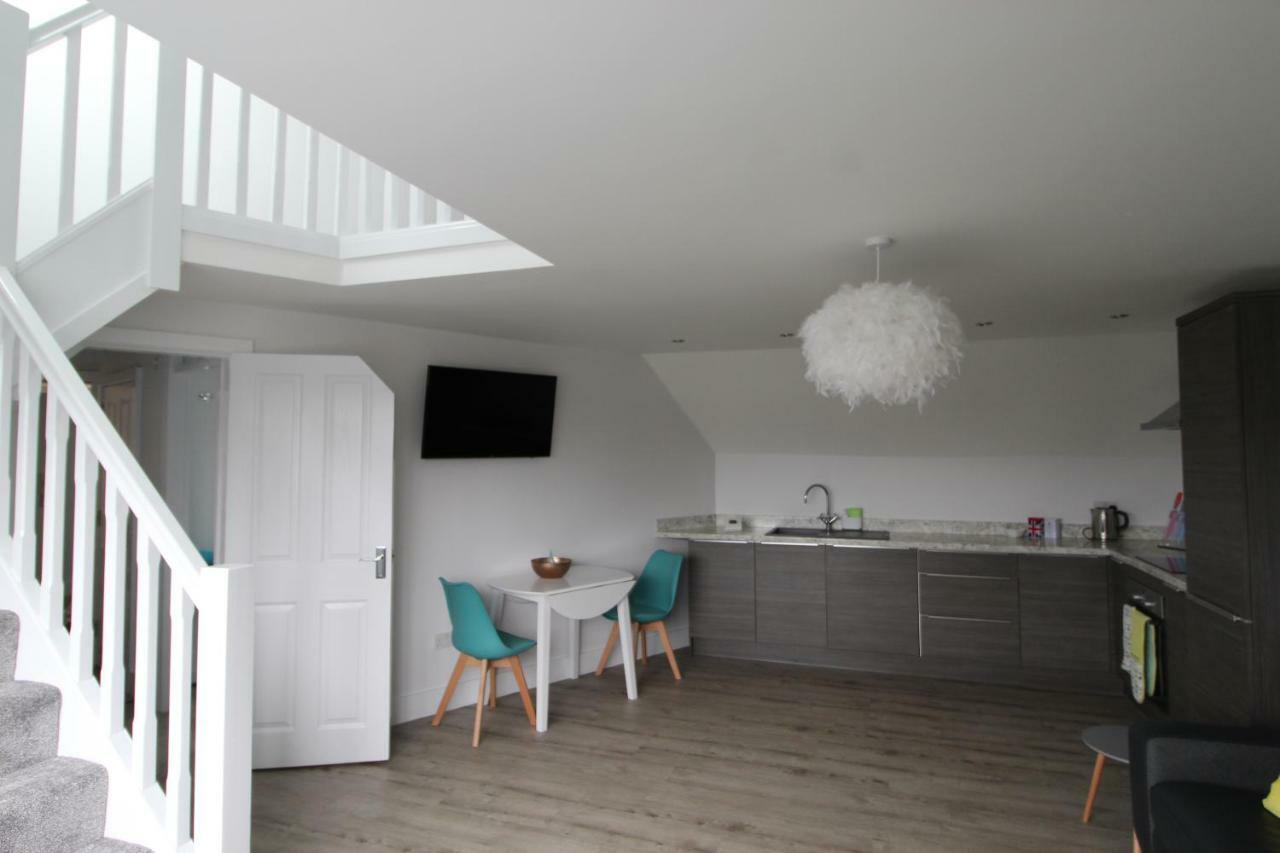 2 Serviced Apartments In Childwall-South Liverpool - Each Apartment Sleeps 6 Eksteriør bilde