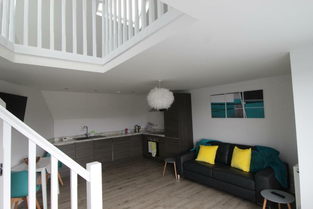 2 Serviced Apartments In Childwall-South Liverpool - Each Apartment Sleeps 6 Eksteriør bilde